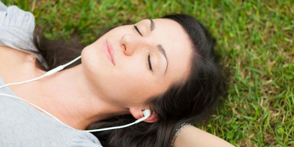 earphones-sleep
