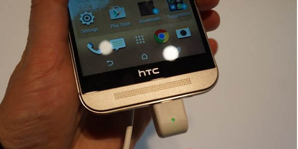 Purported live images of HTC E9 (A55) make the rounds online