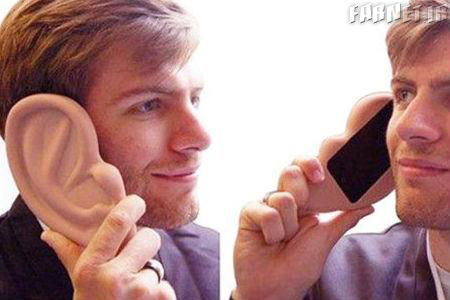 ear-iphone-case