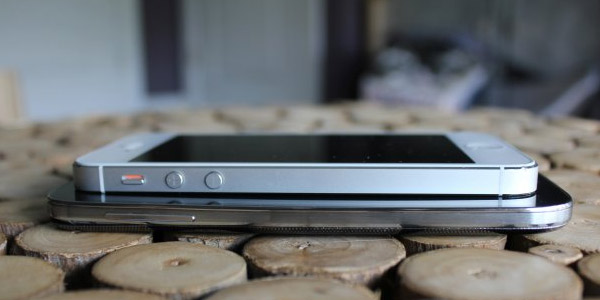 Galaxy-S4-iPhone-5