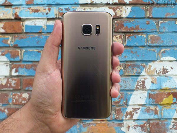 Samsung-Galaxy-S7-Review-in-Farnet-03
