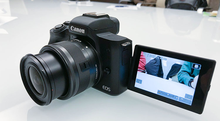 بدون آینه EOS M50
