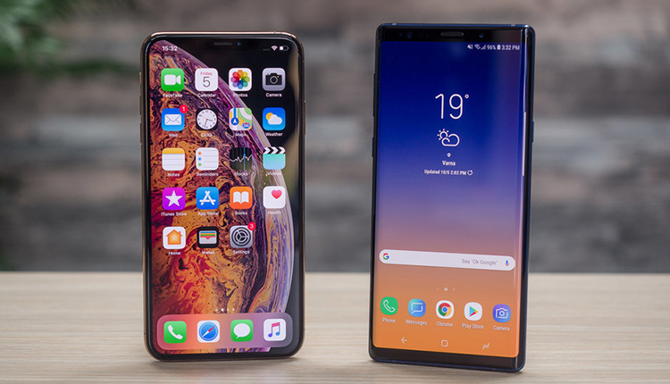صفحهنمایش گلکسی نوت 9 در برابر آیفون XS مکس اپل